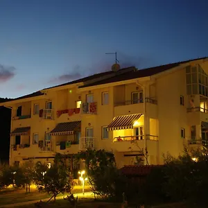 Hotel Zlatni Lav, Martinšćica